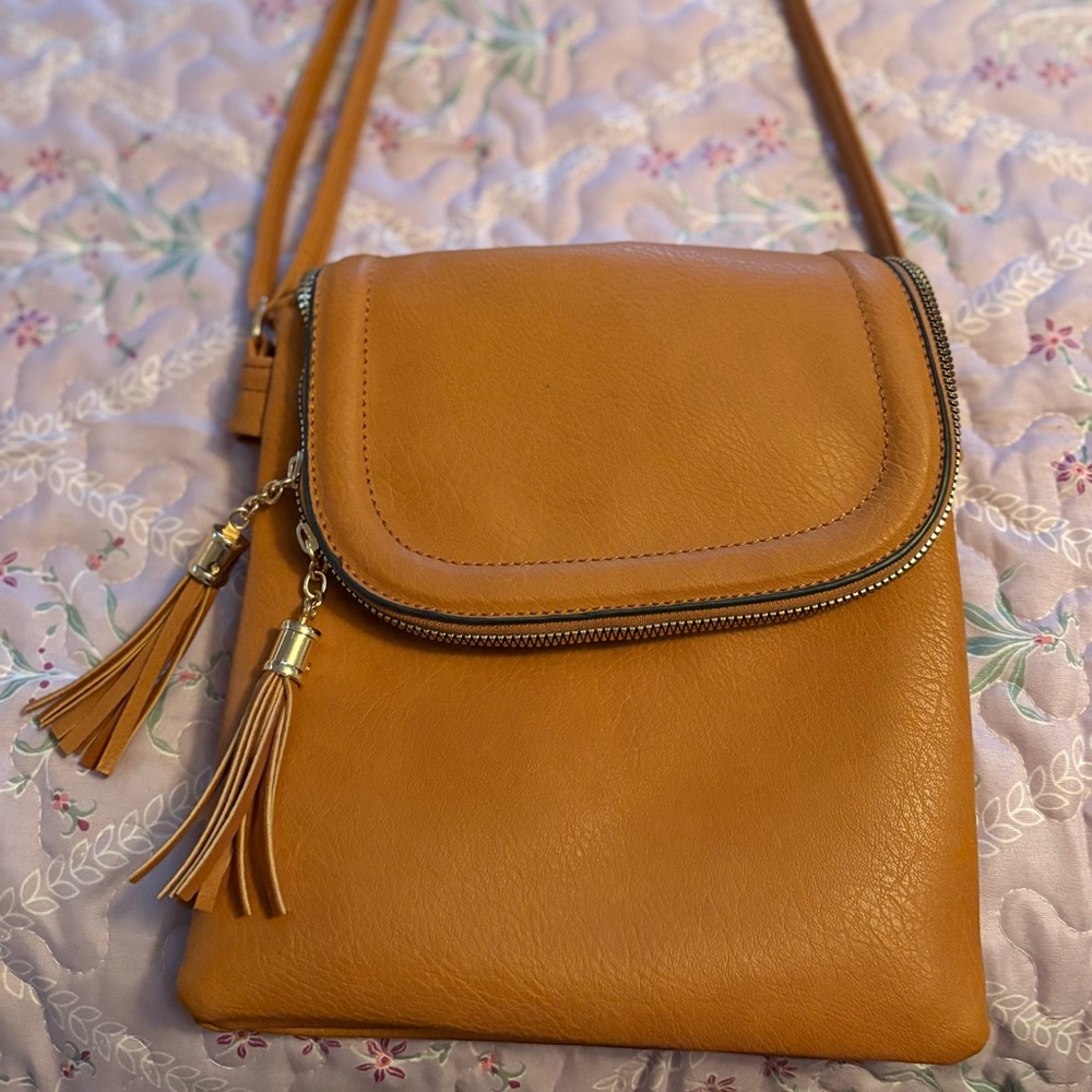 Leather Crossbody Bag in Caramel Tan - Classic Women’s Shoulder Purse